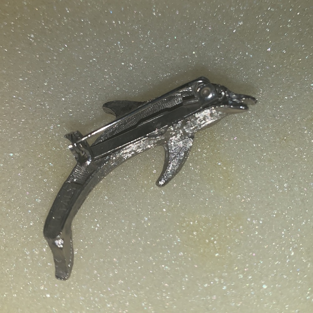 Dolphin pin - Picture 2 of 2